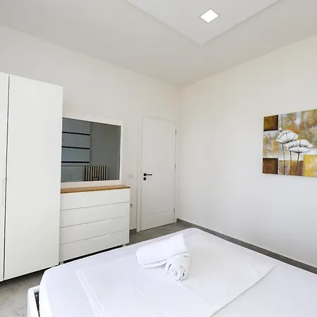 Jimi Apartment *
